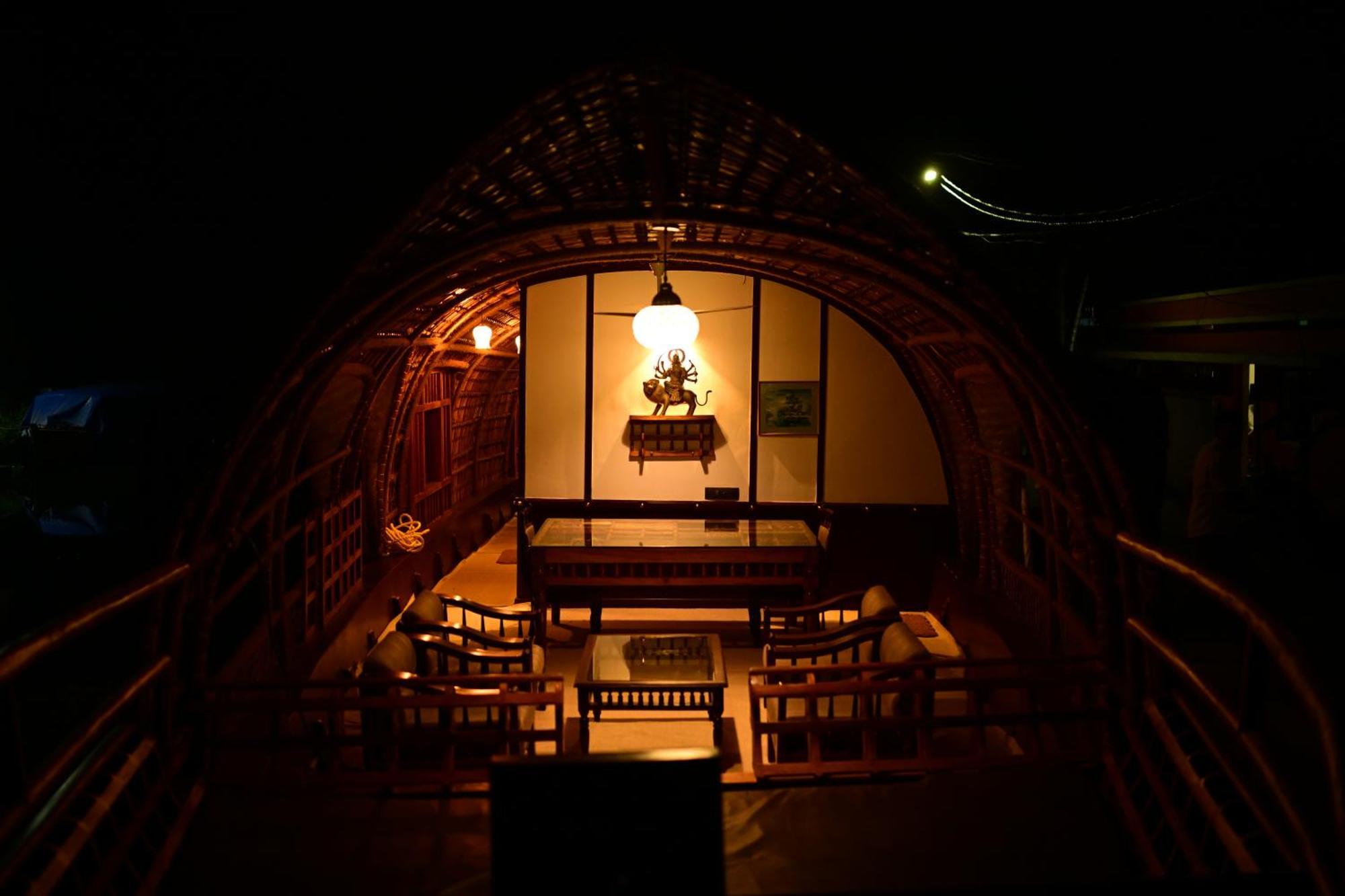 ホテル Thara'S Houseboat アーラップーザ県 エクステリア 写真